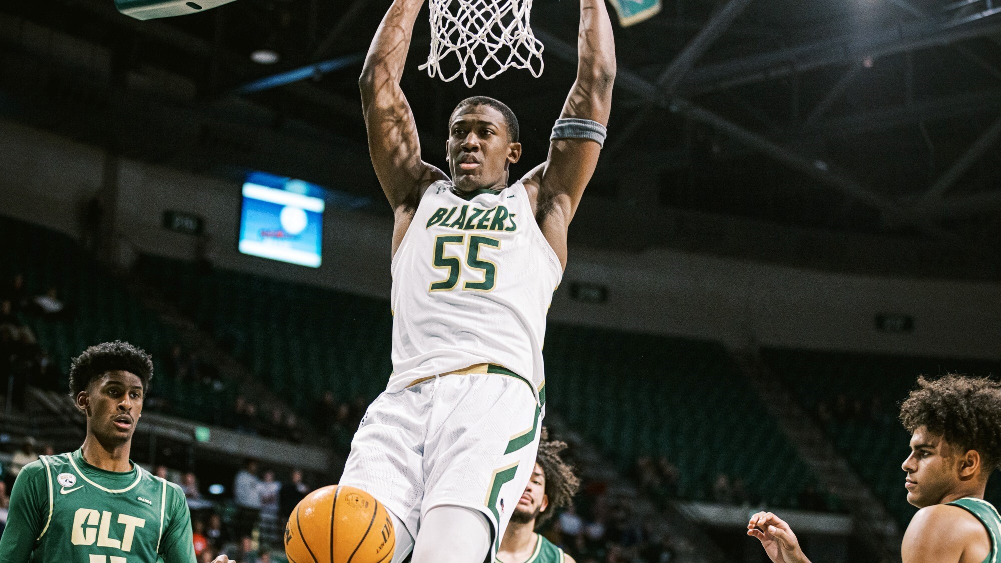 UAB MBB Takes C-USA Opener, 76-68, Over Charlotte