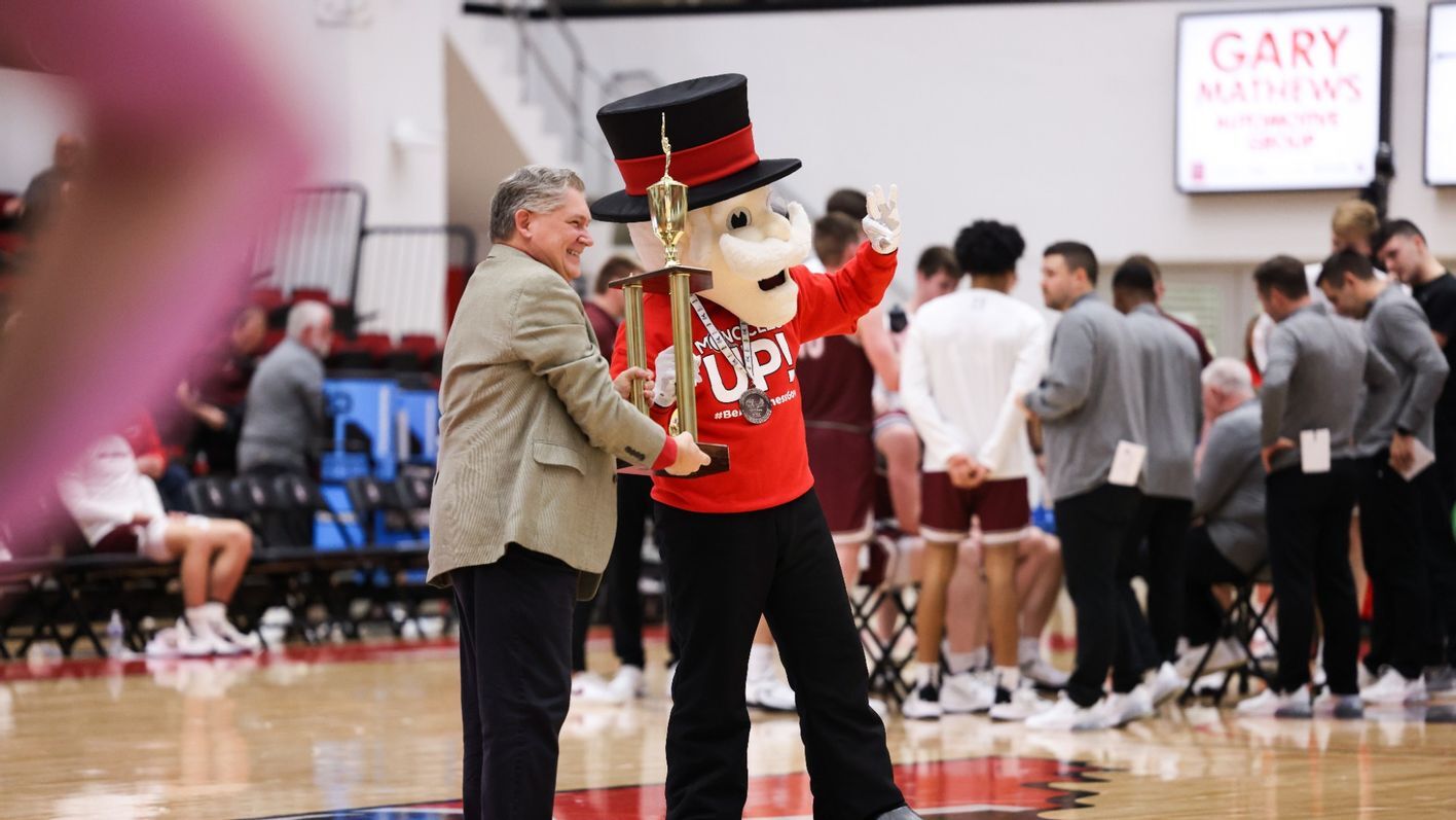 Austin Peay State University Govs cheerleading team, mascot post top five finishes at National Championships