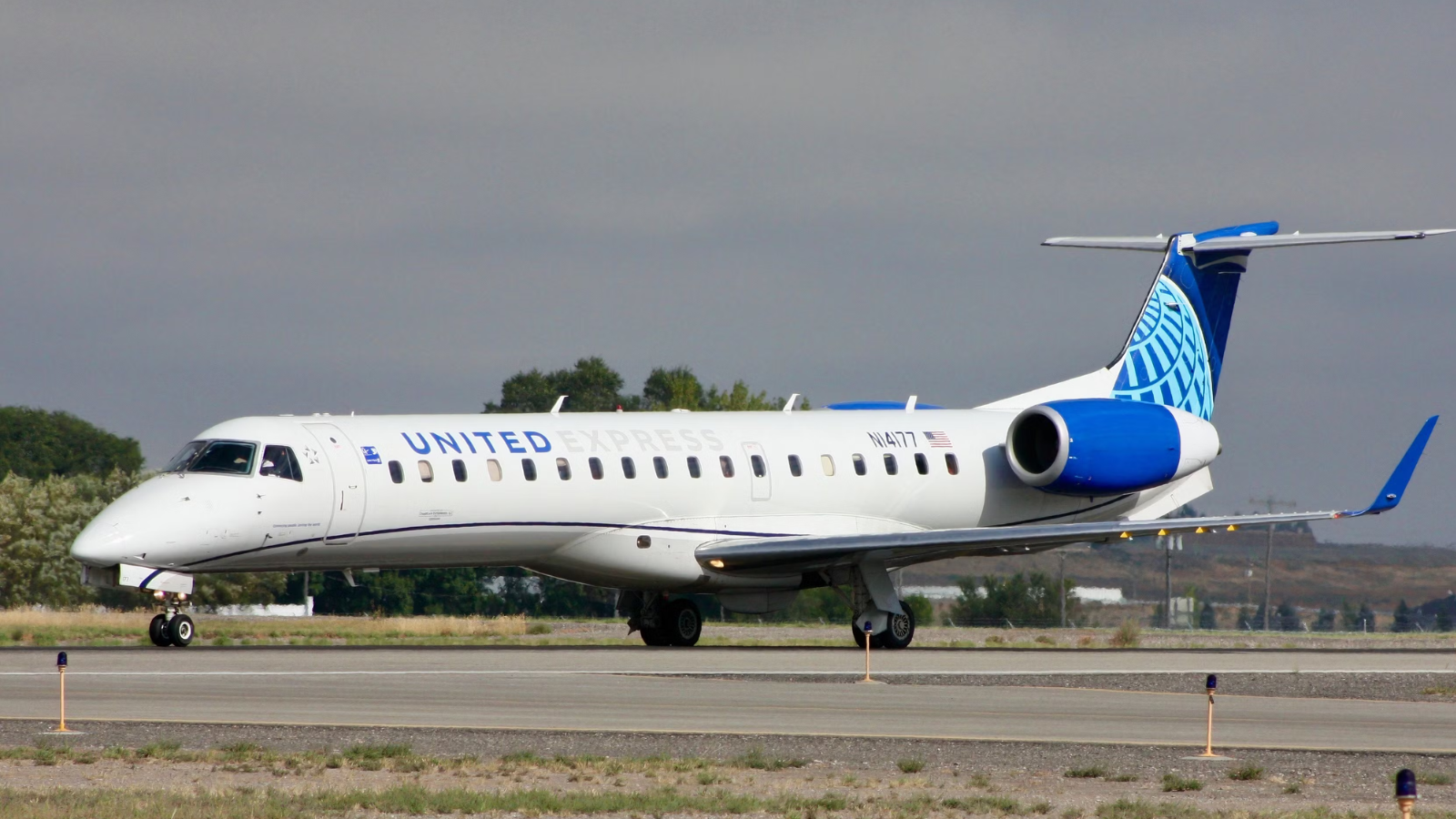 United Express CRJ550 United Express CRJ550