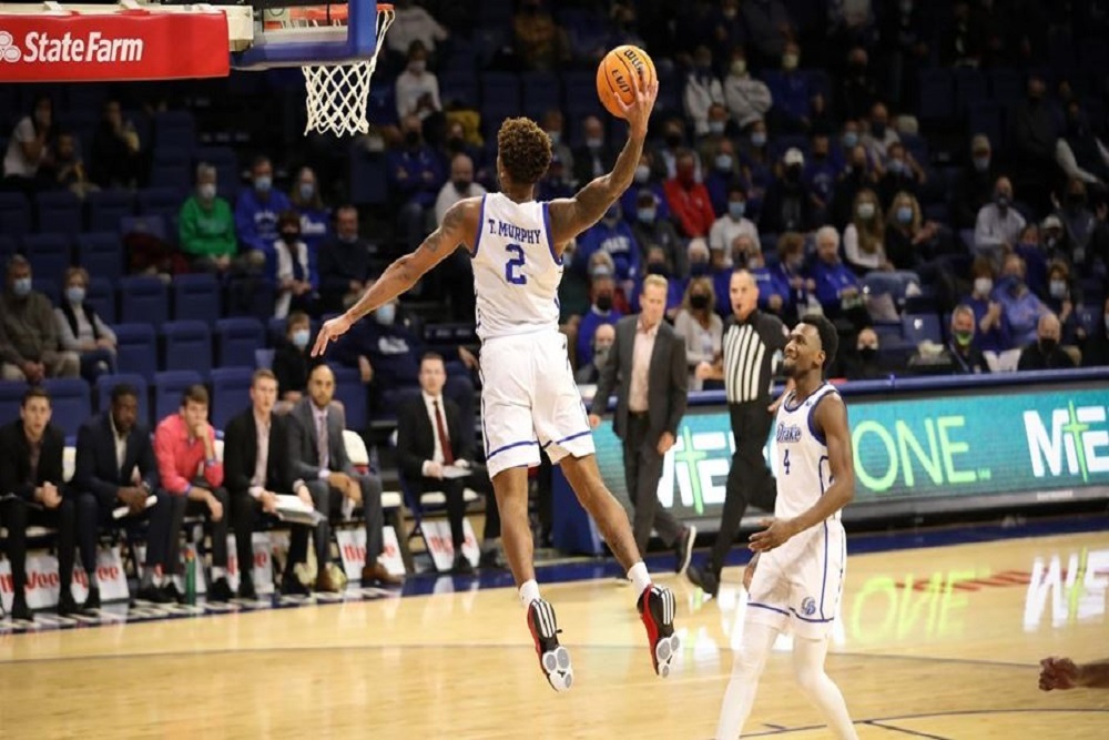 Men’s Basketball Defeats South Dakota Men’s Basketball Defeats South Dakota