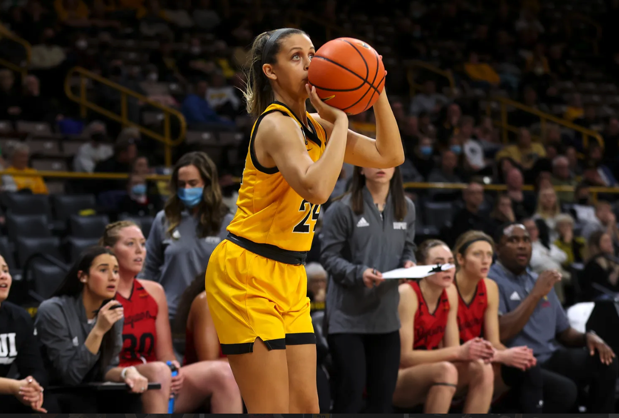 Iowa-Illinois women’s basketball game postponed