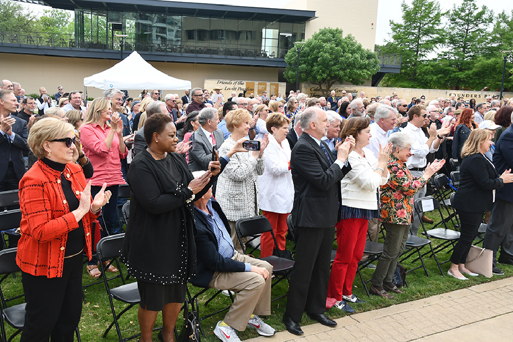 City Dedicates Jeff Williams Plaza at South Entrance of City Hall in Honor of Former Mayor