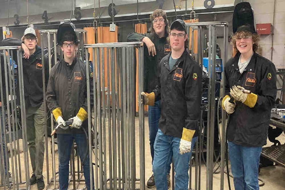 Work-Based Learning: Waukon High School student welders network with local industry in Waukon-NICC collaboration Work-Based Learning: Waukon High School student welders network with local industry in Waukon-NICC collaboration