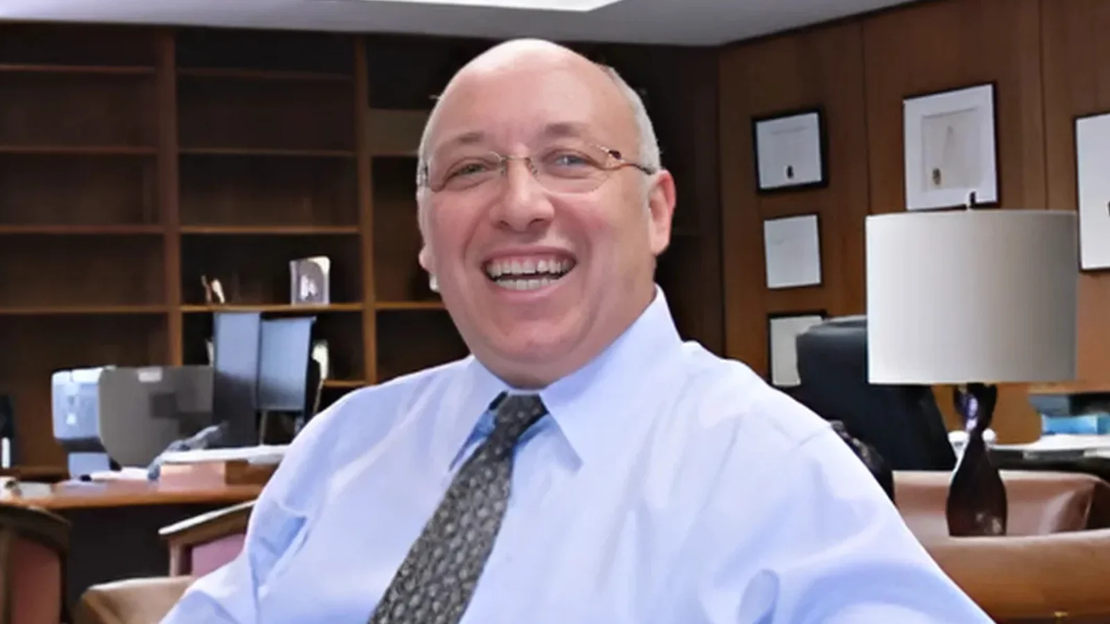 Los Angeles sheriff’s deputy pleads guilty to smuggling heroin into jail Los Angeles sheriff’s deputy pleads guilty to smuggling heroin into jail