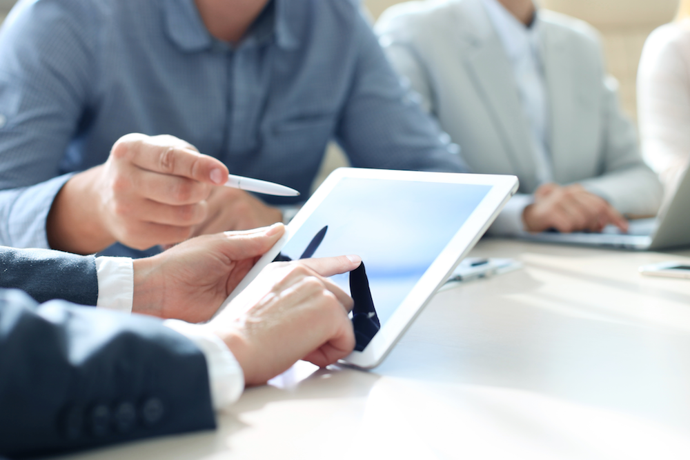 365 ambulatory health care services businesses in Florida have between 100 and 249 employees in 2016