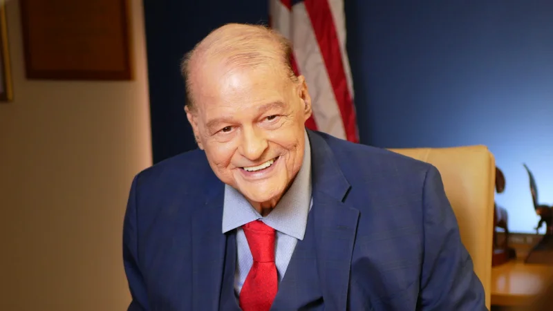 Tom Horne files over 13,800 signatures for Arizona superintendent re-election bid