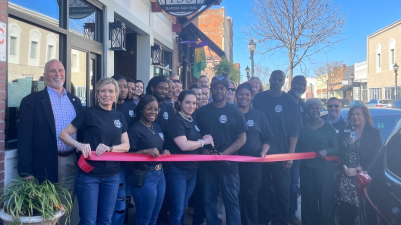 135 Seafood Bar and Grill Celebrates Grand Opening With A Ribbon Cutting