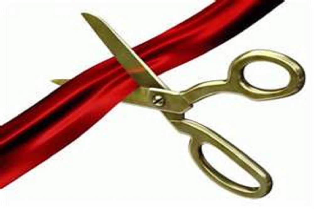 Ribbon cutting/Grand opening for The Grooming Sisters on April 1