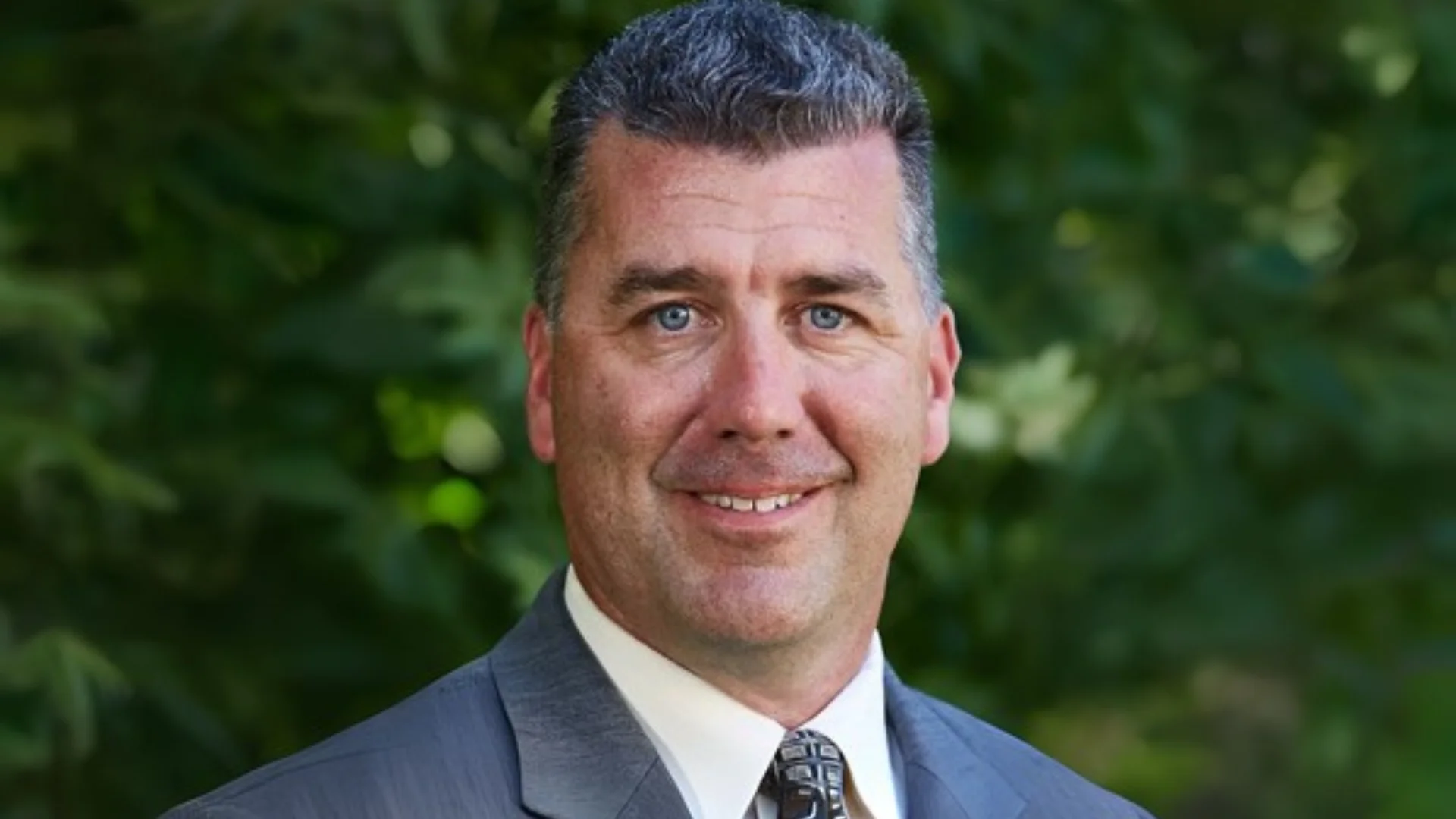 Senator Latham Tiver - Official Website