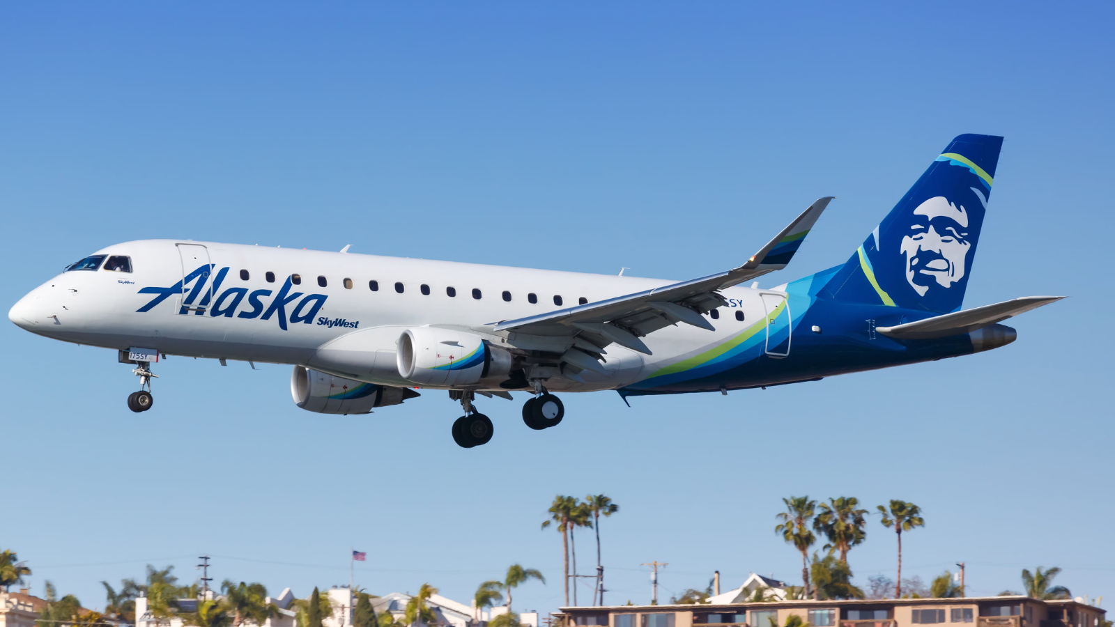 Alaska Airlines Embraer E175