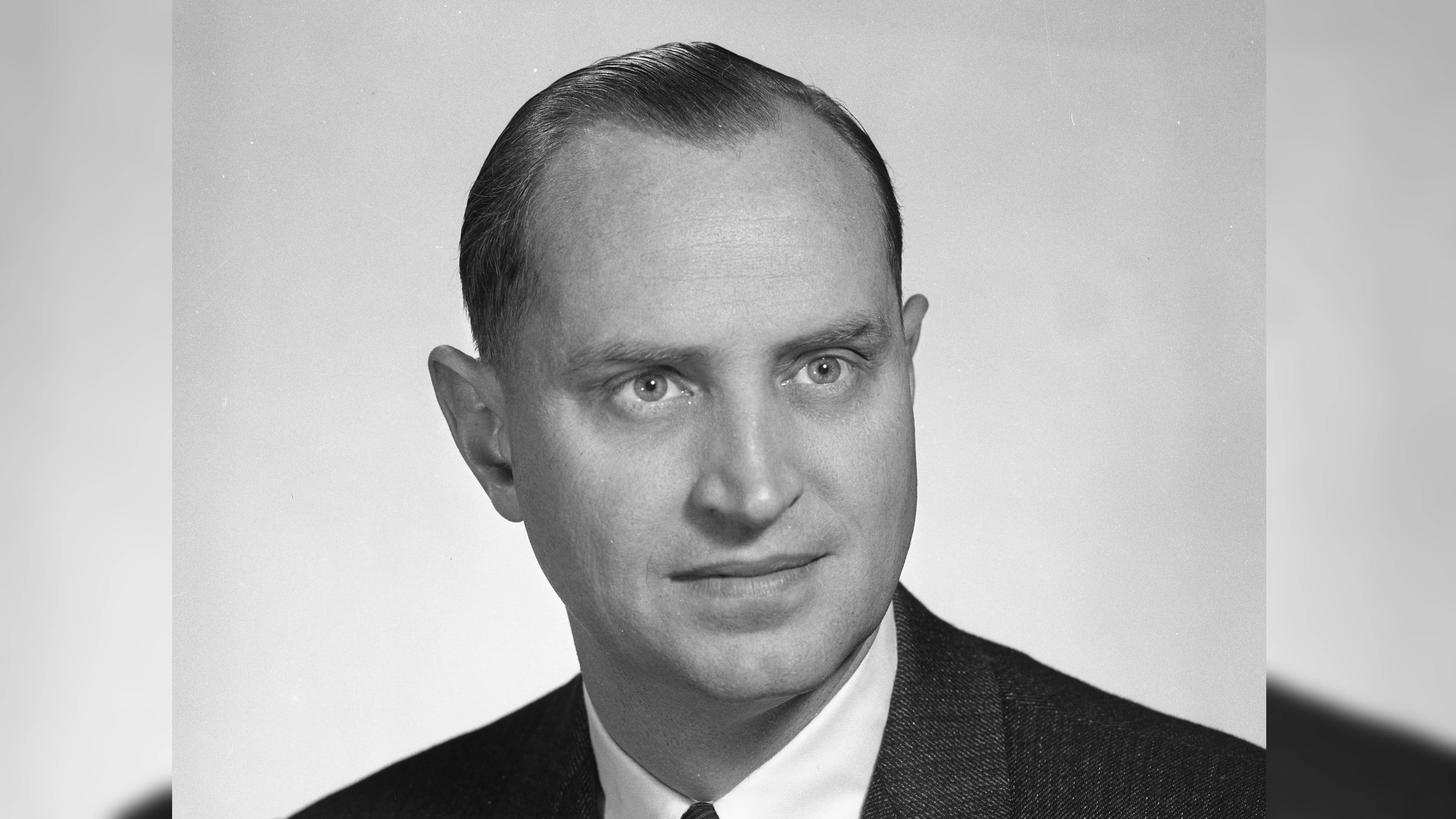 Irwin Belk, businessman and politician