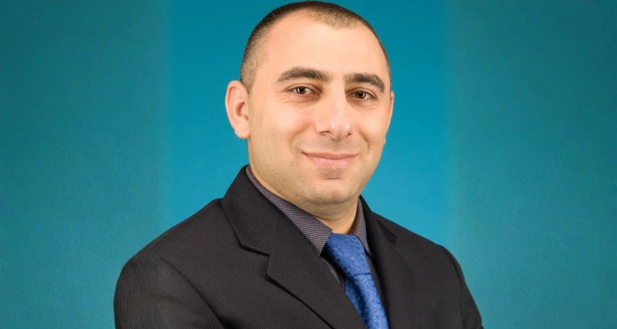 Varuzhan Akobian, Chess Head Coach at St. Louis University Varuzhan Akobian, Chess Head Coach at St. Louis University