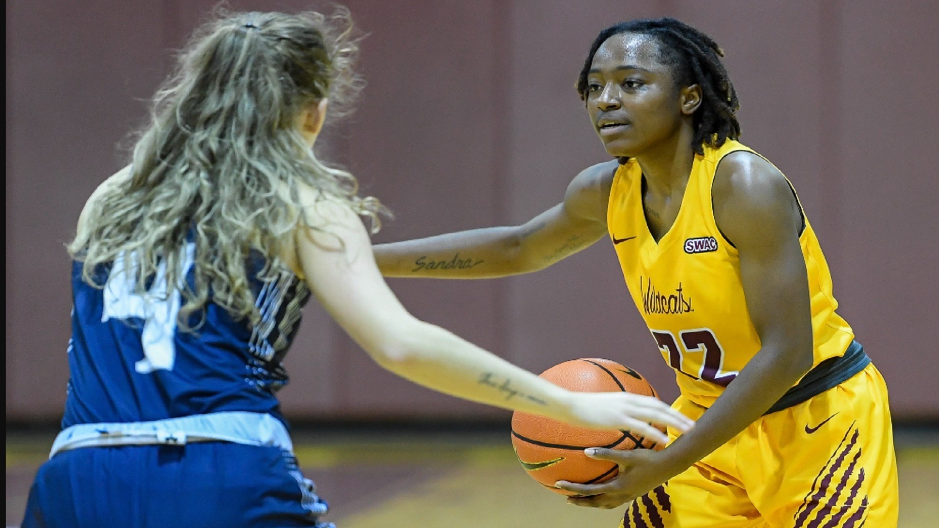 Akron Downs @BCUWBB 64-60 At Hatter Classic