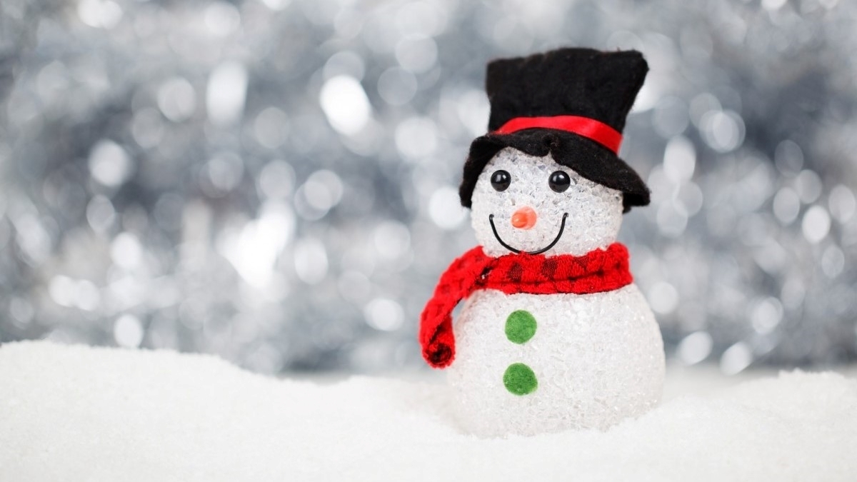 Some people find that their sinus infections become more frequent during the winter months.