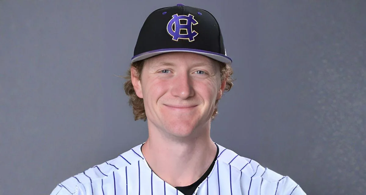 Holy Cross baseball falls short against Seattle after late rally