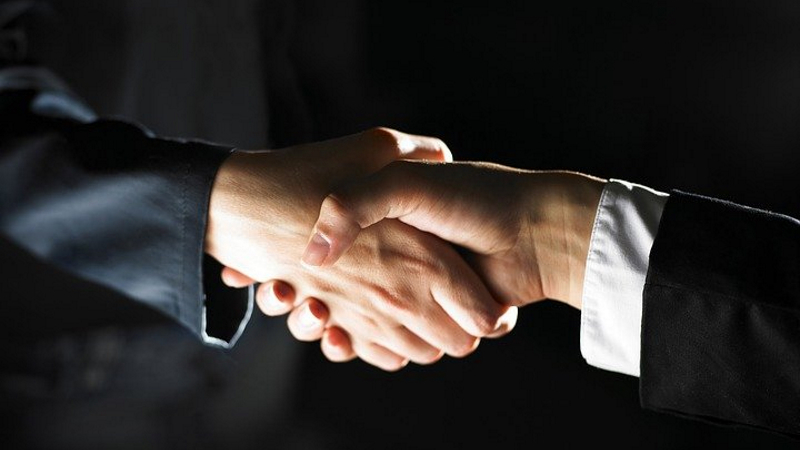 Allatoona High School hosts University of Alabama (AL) Visit to Allatoona on Apr. 17