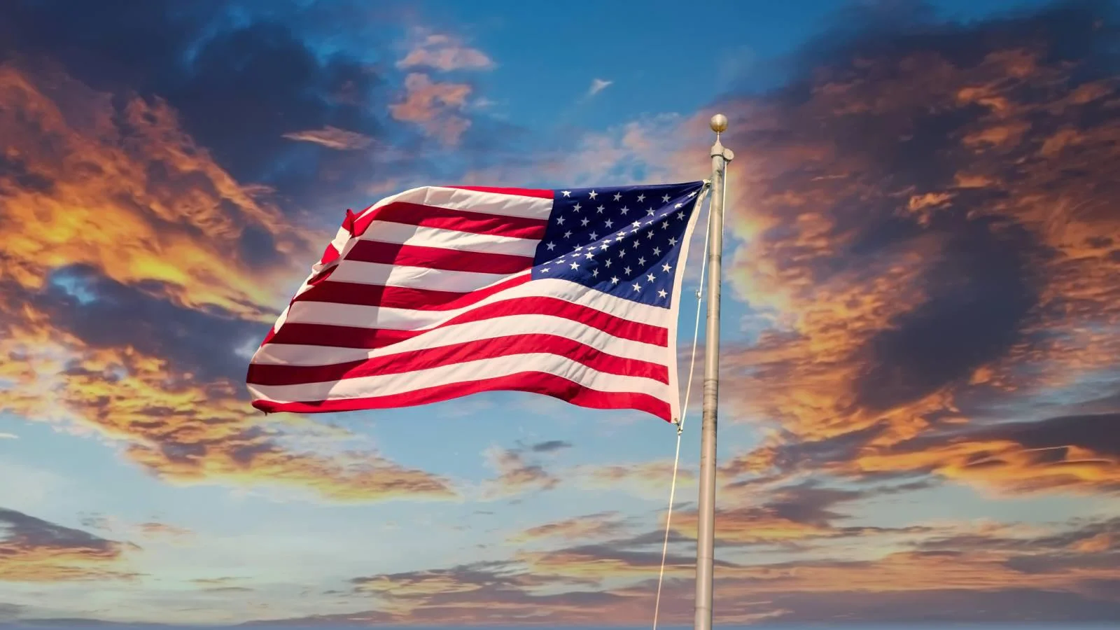 Ace Hardware of Litchfield to give away American flags