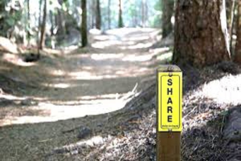 CITY OF SACRAMENTO: Regional Parks Trail Etiquette and Safety Tips