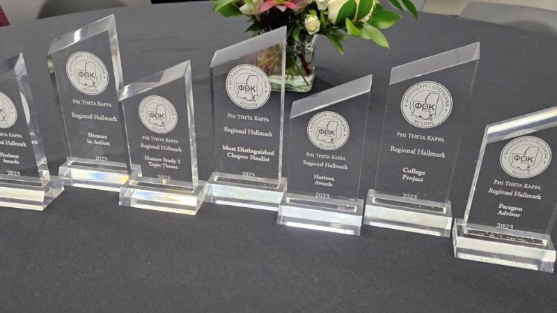Pearl River’s Phi Theta Kappa Chapters rack up recognition at MS/LA Regional Gala including Most Distinguished Chapter