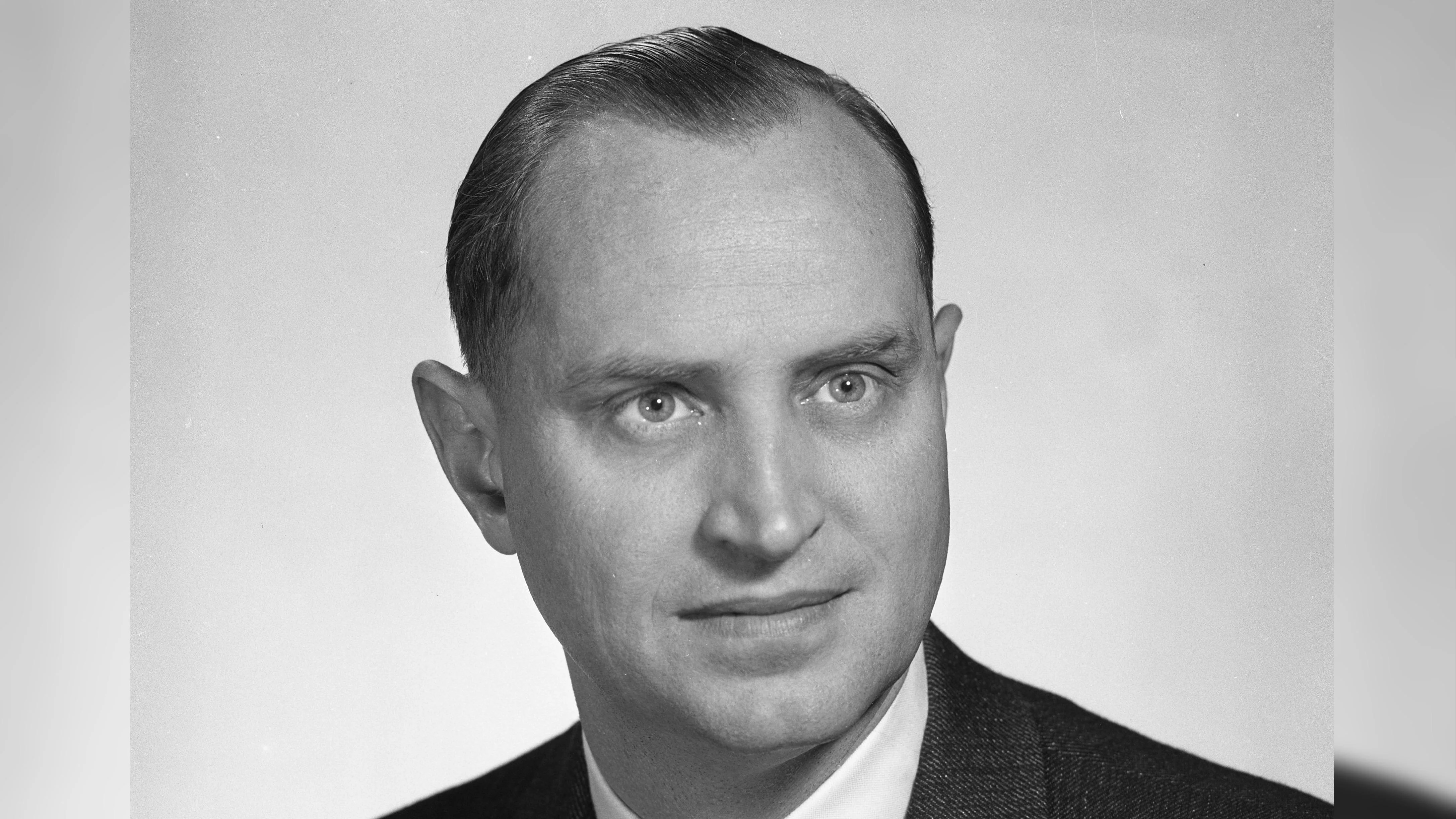 Irwin Belk, businessman and politician