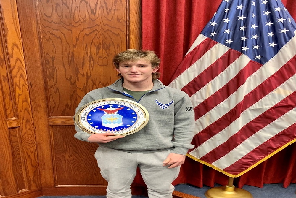 Wayne Local School District: Senior Clellon Tamme Sworn in with USAF Wayne Local School District: Senior Clellon Tamme Sworn in with USAF
