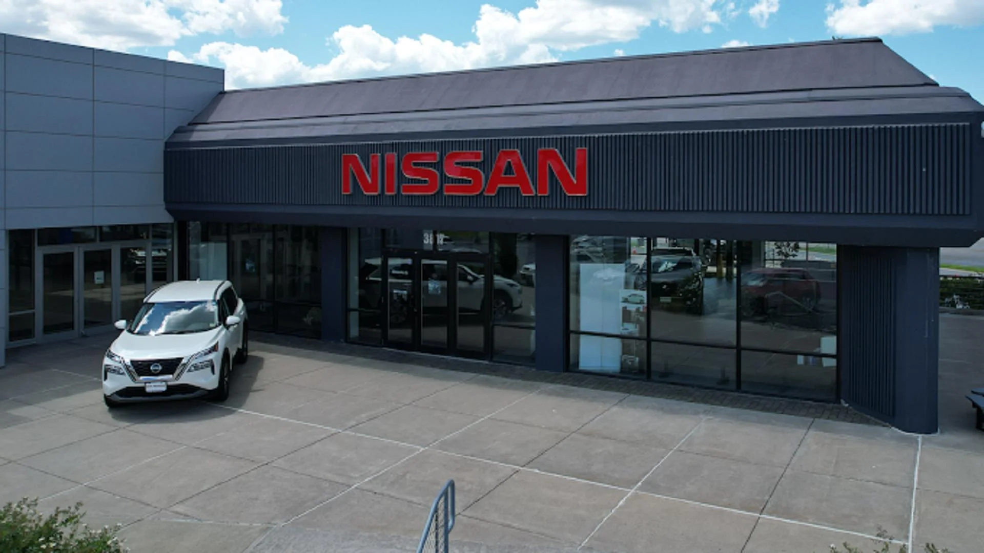Bob Johnson Nissan – Rochester to President Trump: ‘Customers were not willing to buy electric vehicles’