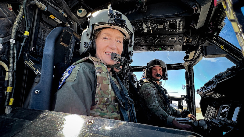 U.S. Air Force’s first female fighter pilot to deliver commencement address at UT Austin U.S. Air Force’s first female fighter pilot to deliver commencement address at UT Austin