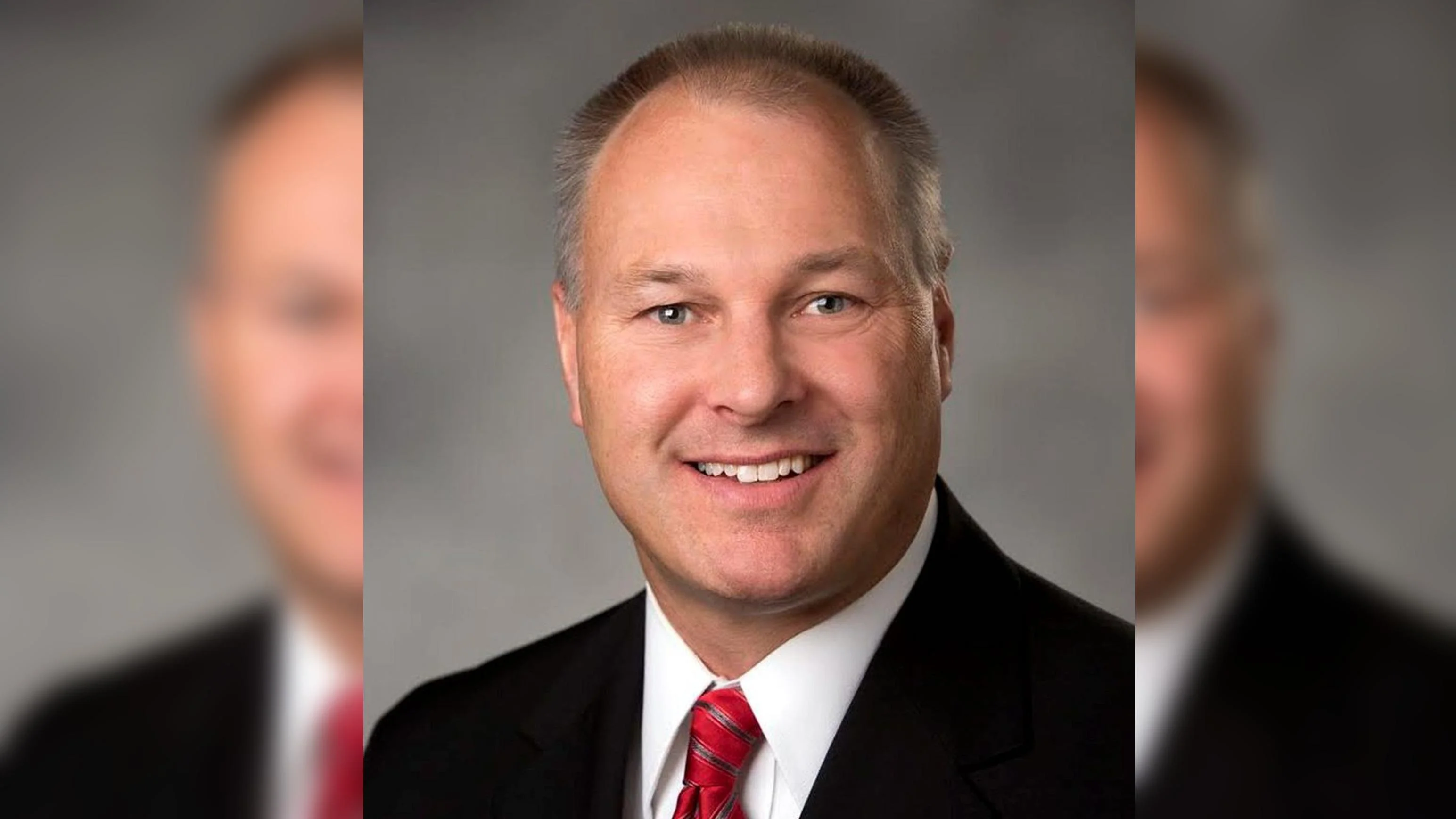 Pete Stauber calls for action from Minnesota senators amid government shutdown