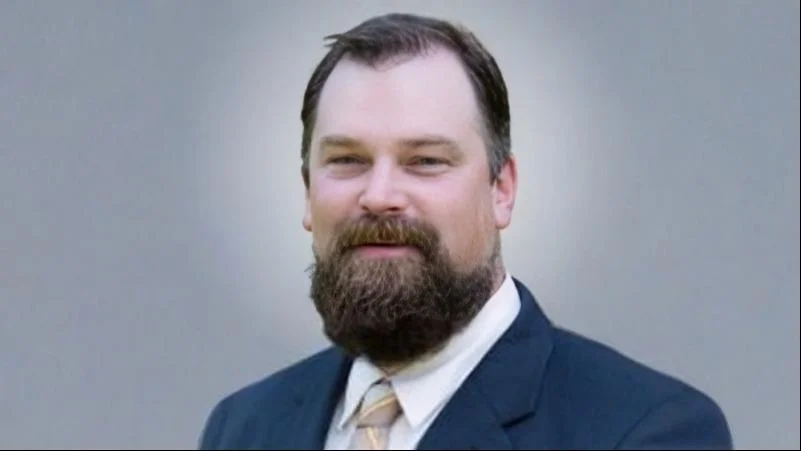 Rep. Keith Ammon questions government control over AI and infrastructure in recent tweets