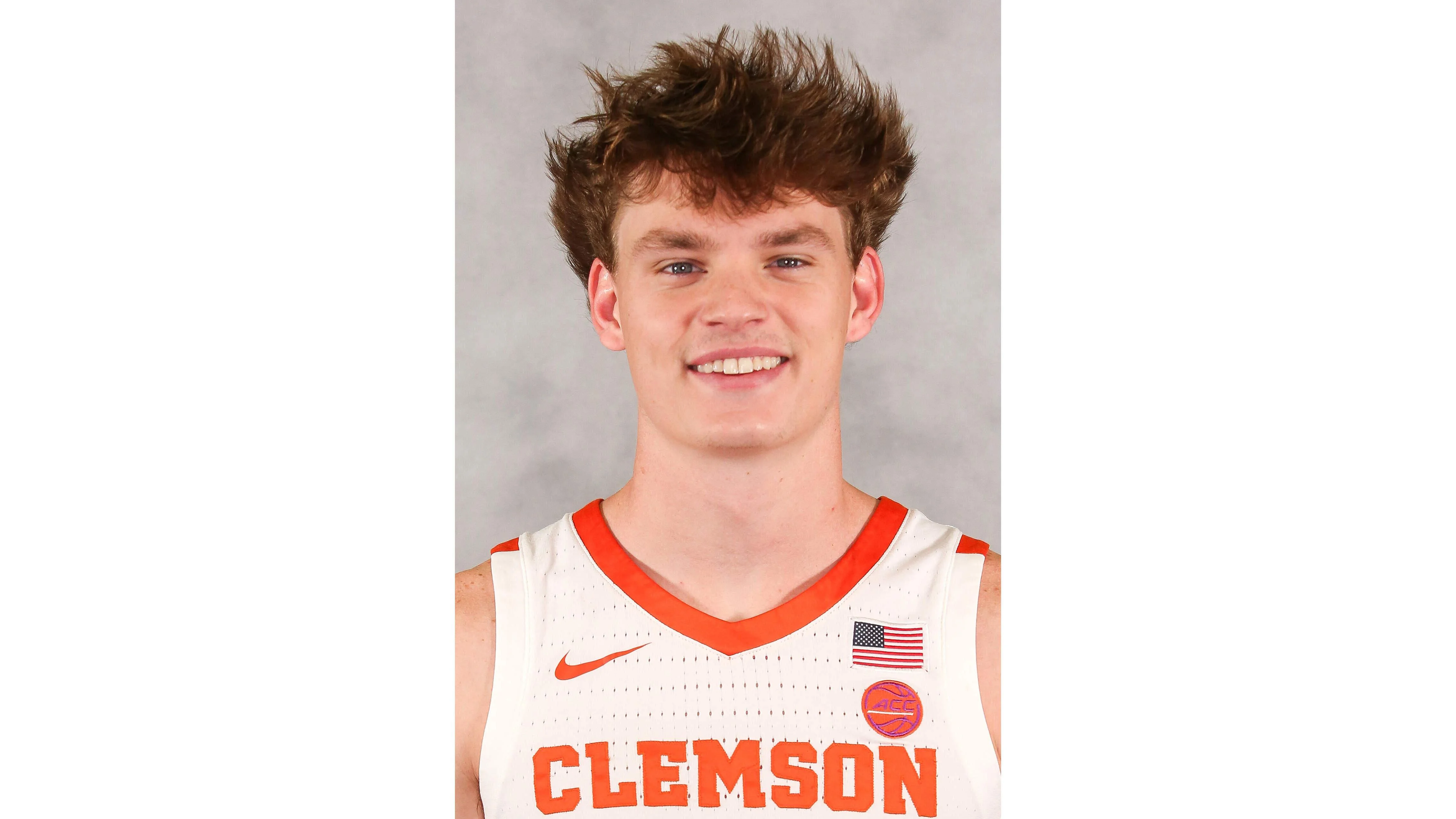 Former Porter-Gaud School guard Matt Kelly’s collegiate team has been invited to the NCAA tournament.