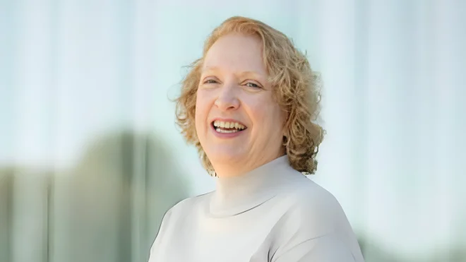 Hannah Nissen, PhD Dean of Campus and Community Relations Ohio University Zanesville Hannah Nissen, PhD Dean of Campus and Community Relations Ohio University Zanesville