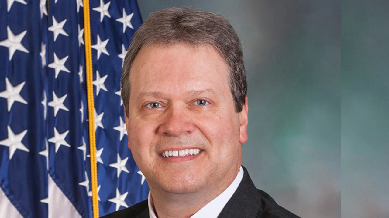 Schmitt schedules Altoona event for free license plate replacements