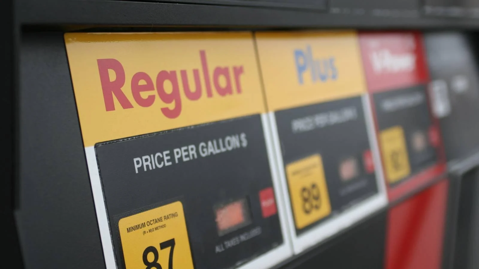 Pump pain: Arizona drivers to spend .03 more on gas on average this February