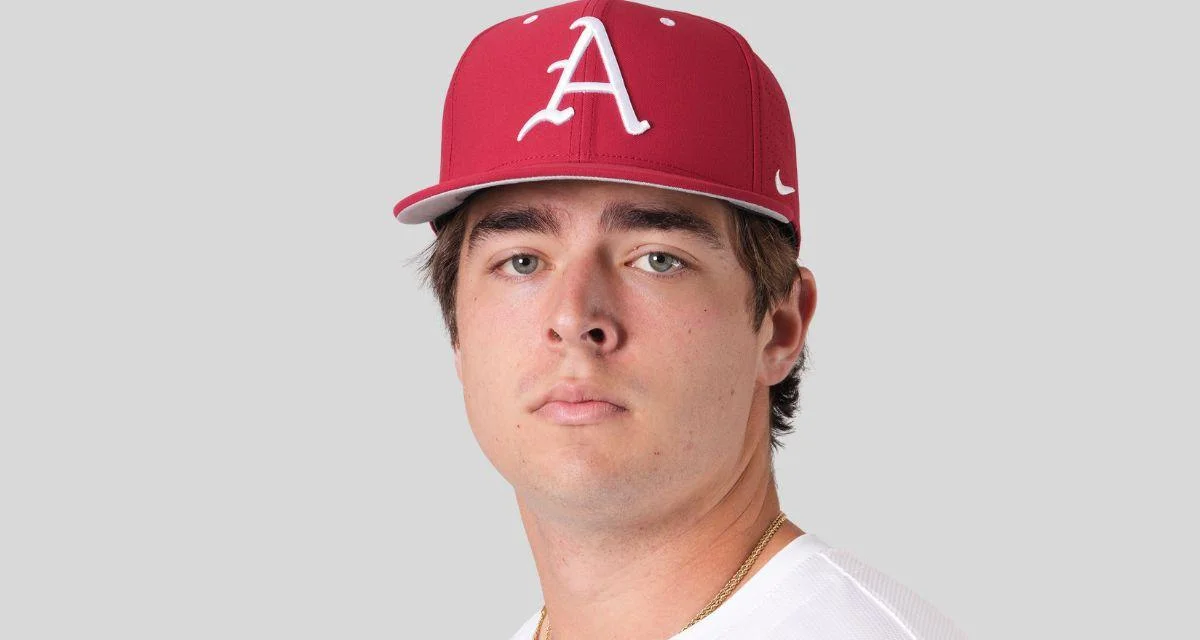 Arkansas Razorbacks defeat Auburn Tigers 3-2 in Friday night baseball game