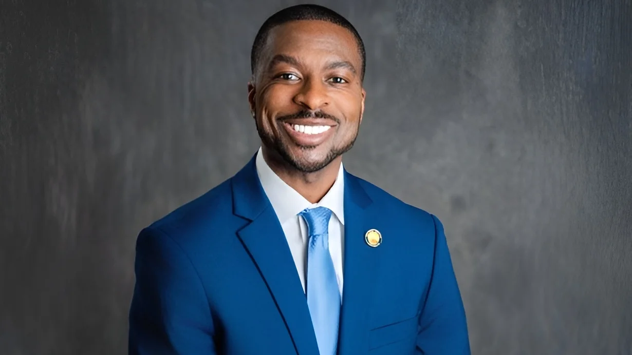 Sen. Willis E. Blackshear, Jr. voted Nay on SB294, a state energy siting policy bill