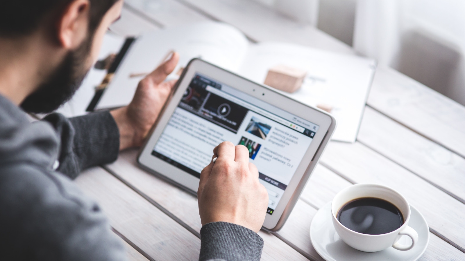 Cobb Libraries Add Launchpad Tablets to Technology Offerings