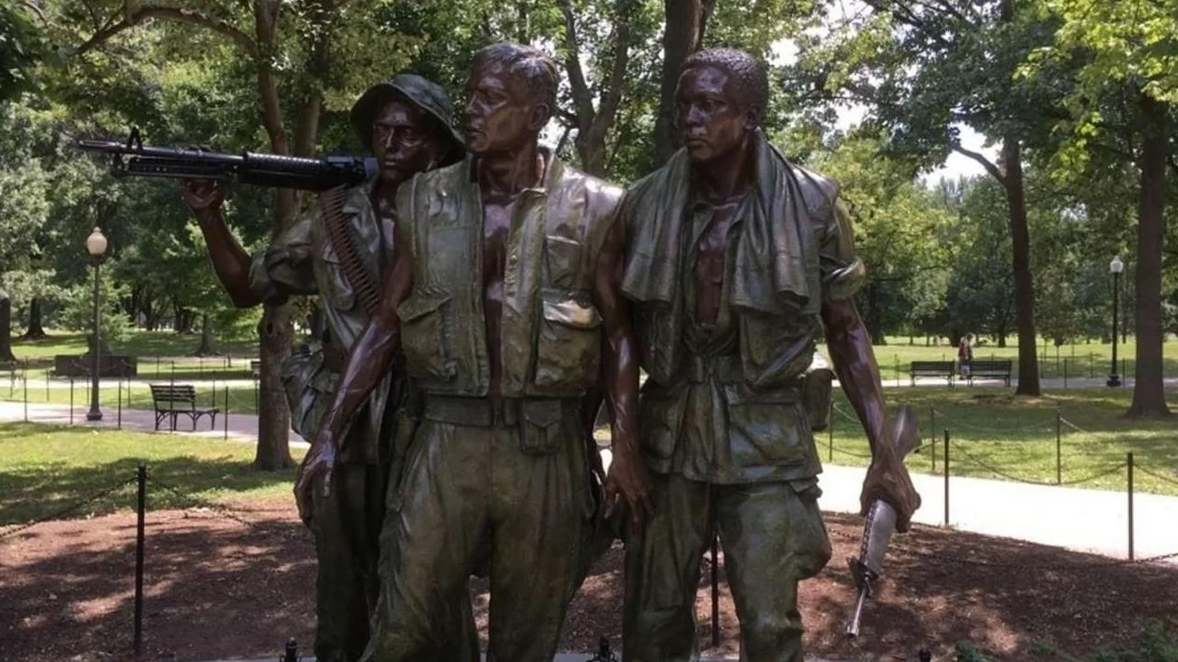 Vietnam Veterans Memorial: Three Servicemen Statue Vietnam Veterans Memorial: Three Servicemen Statue
