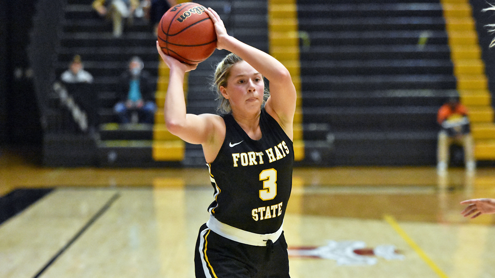 Late Rally Comes Up One Point Short at No. 11 UCM