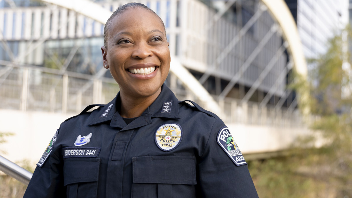 Austin names Henderson interim police chief Austin names Henderson interim police chief