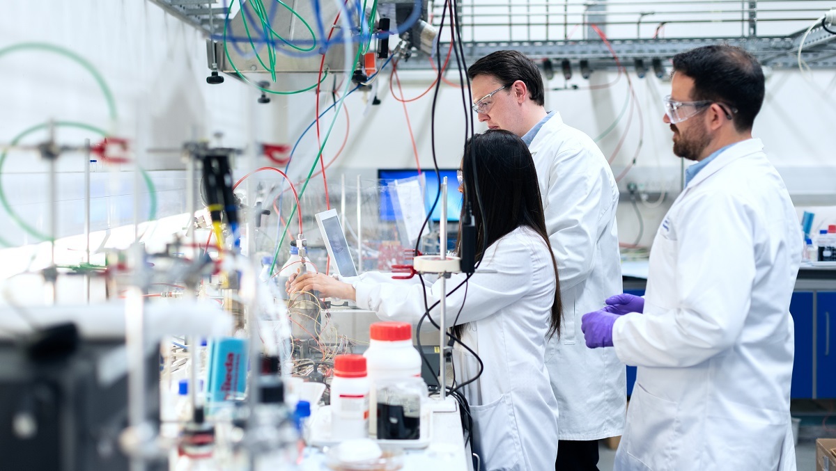 Education and employment in ‘hard’ science provide no salary advantages ...