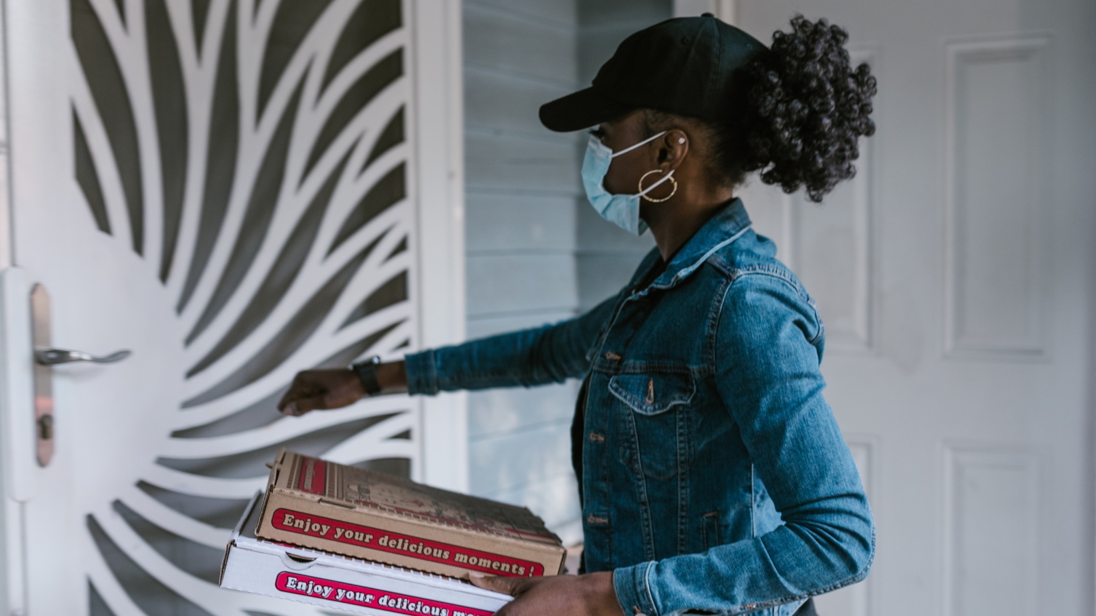 Gig economy workers value the flexbility of the jobs. o - Pexels/RODNAE Productions