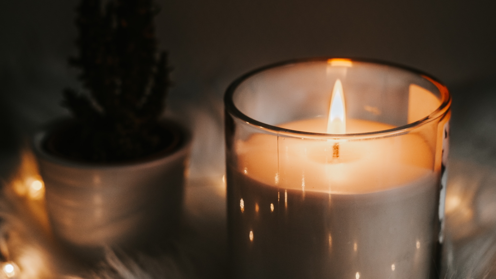 7:00 pm Christmas Eve Candles and Carols