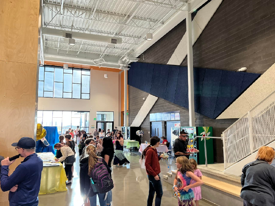 East Helene High School Choir Students Community Event