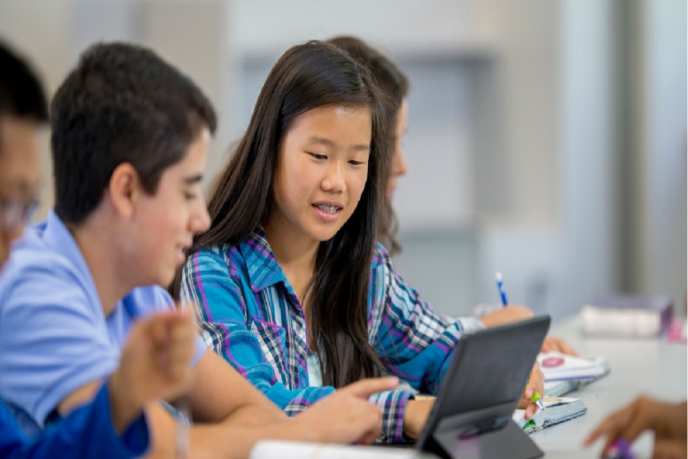 THE BOLLES SCHOOL: Students Enjoy Perspectives Lesson in Technology Class
