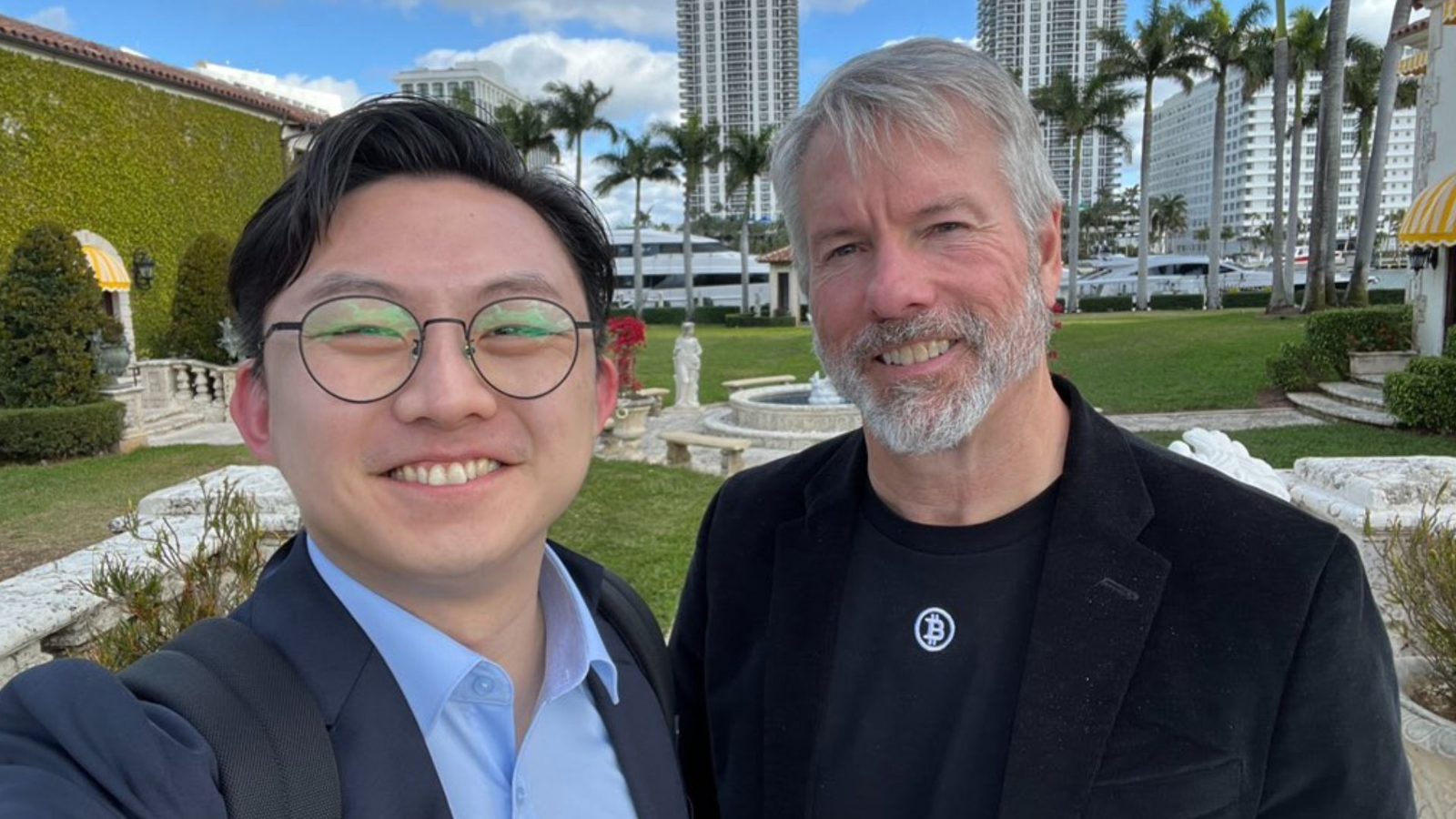 Ki Young Ju (left), CEO of CryptoQuant, with Michael Saylor (right), Executive Chairman of MicroStrategy