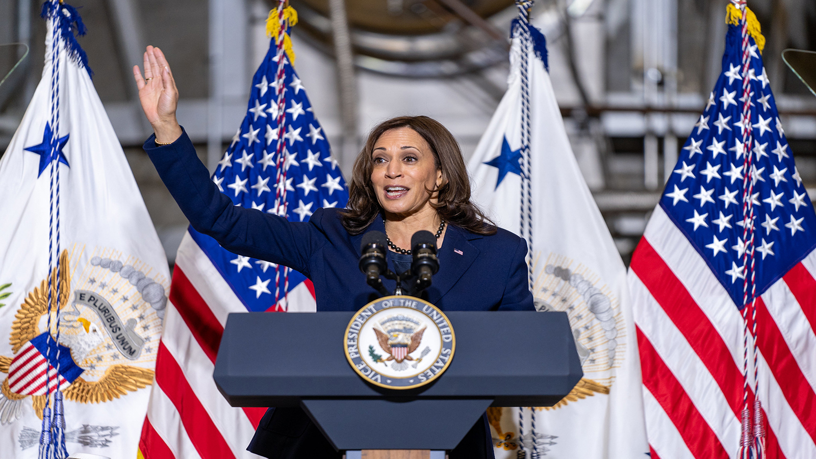 Kamala Harris visits Milwaukee ahead of midterm elections Kamala Harris visits Milwaukee ahead of midterm elections