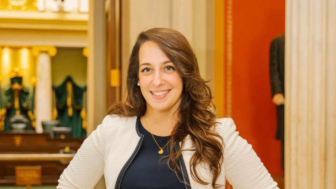 Senator Jessica de la Cruz criticizes governor’s signing of charter school moratorium