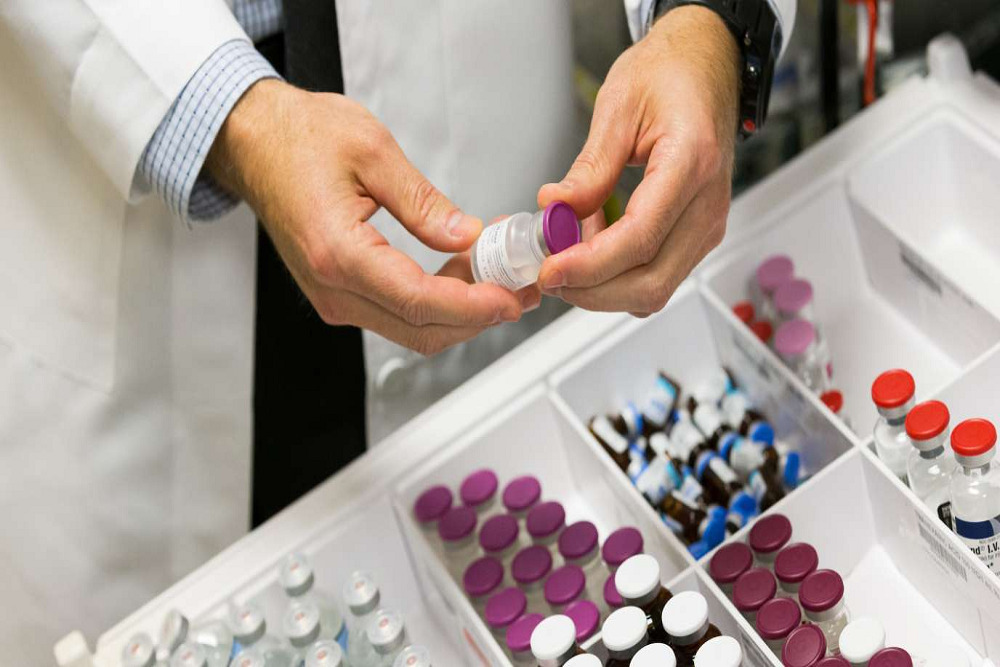 UF College of Pharmacy, American Pharmacists Association to offer test-and-treat certificate program