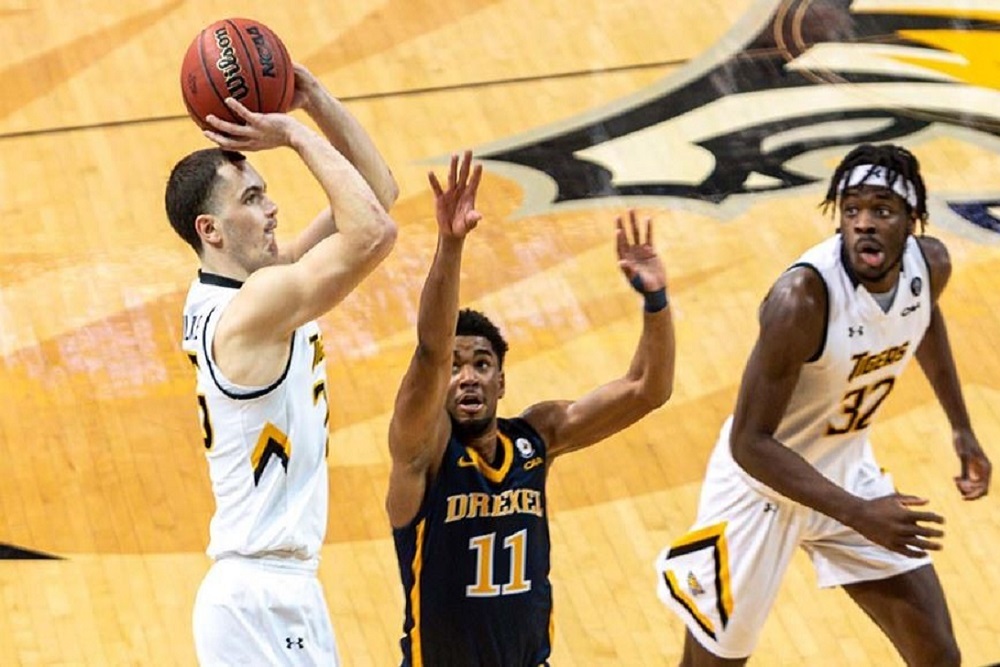 #CAAHoops MBB Recap – Jan. 29 – UNCW, Towson Author Comebacks for Home Victories