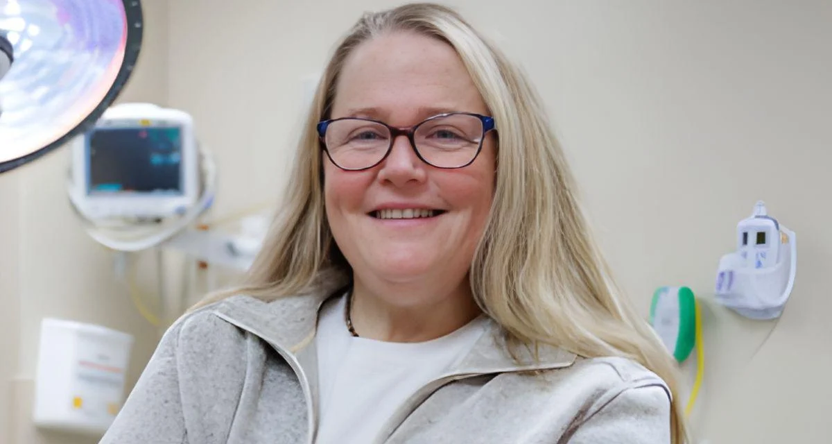 Temple Health-Chestnut Hill Hospital recognizes nurse for lifesaving actions and funding award